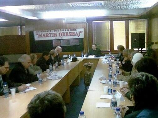 Në Prishtinë u organizua Tryeza tematike “99 vjet. E tani çka…?  nga Shoqata “Martin Dreshaj”