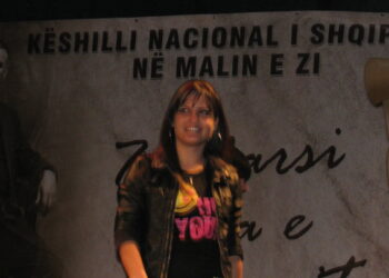 Intervistë me këngëtarën Amanda Ujkaj