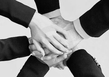 Kur dëshira mungon, por ligji të detyron!