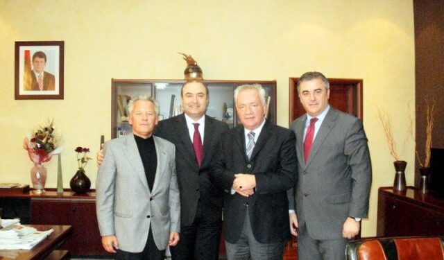 Ministri i Punëve të Jashtme, z. Edmond Haxhinasto, takohet me Ministrin për të Drejtat e Njeriut dhe Minoriteteve të Malit të Zi, z. Ferhat Dinosha