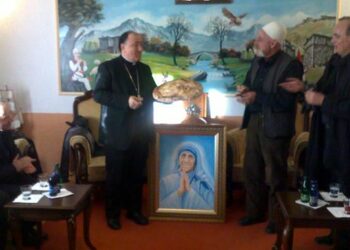 Ipeshkvi i Kosovës nderoi heroin kombëtar në Prekaz