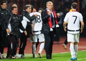 Kuze pëson gjakderdhje në tru