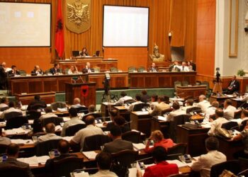 Nis punën komisioni hetimor për masakrën e Tivarit në parlamentin e Shqipërisë