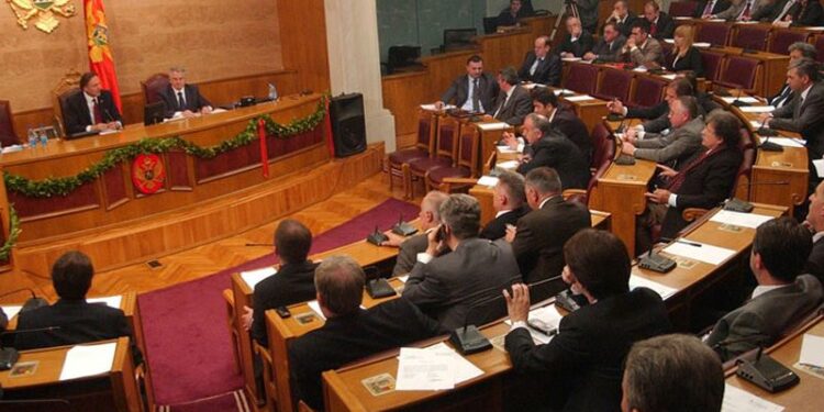 Deputet shqiptarë në kuvendin e Malit të Zi unanimisht e hudhën poshtë Kodin e propozuar zgjedhor