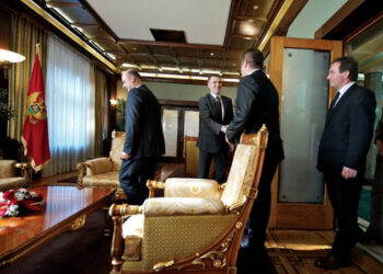 Luksic i vazhdoi konsultimet me përfaqësuesit e partive nacionale shqiptare