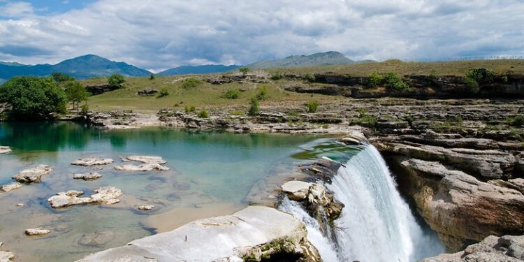 Lumi Cem po rrezikohet nga eksploatuesit e papërgjegjshëm – Vrasësit e bukurisë
