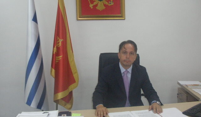 Nikollë Gegaj dha dorëheqje në postin e Kryetarit të Komunës urbane të Tuzit