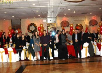 Nju Jork, në vigjilje të  Krishtlindjeve, Kisha Katolike Shqiptare  “Zoja e Shkodrës” dhe Qendra Kulturore “Nëna Tereze”, në shënjë mirënjohje për punën vullnetare në aktivtetet e organizuara nga Kisha, organizoi darkë festive: Faleminderimi !.