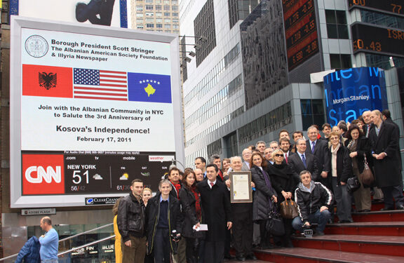 Tre vjetori i Pavarësisë së Kosovës, u shënua në Times Square – Nju Jork