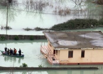 Rikthehen përmbytjet në Shqipëri