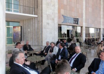 Delegacioni i perfaqesuesve shqiptare nga Mali i Zi, në ceremoninë e varrimit të Leka Zogut