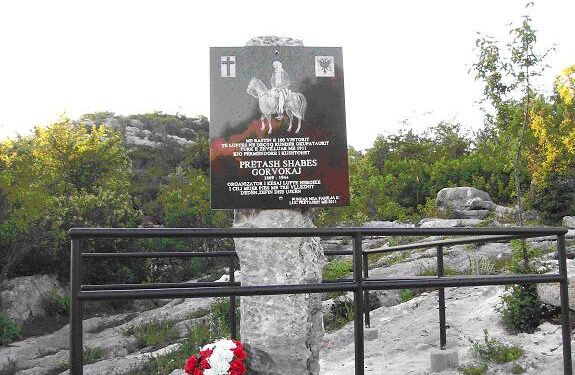 Pllaka përkujtimore e Prëtash Shabës  – nga Dr. Lukë Gjokaj