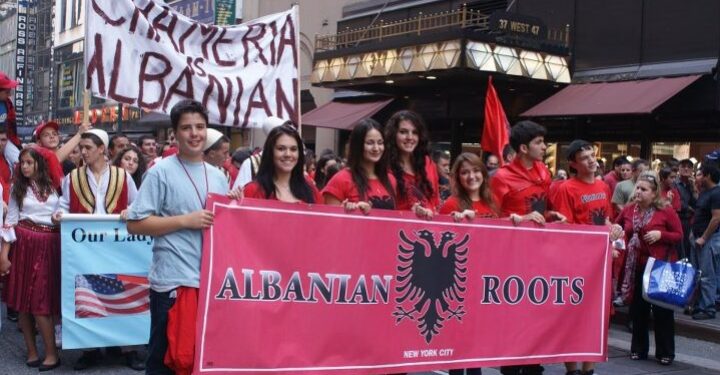 Parada e shqiptarëve në Manhattan është organizuar nga Shoqata “Rrënjët Shqiptare”, Kreshnik Spahiu mashtroi opinionin publik