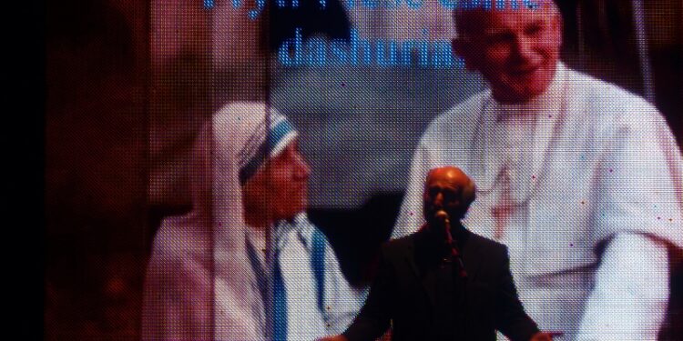 Shënimi i tetë vjetorit nga Lumturimi i Nënë Terezës