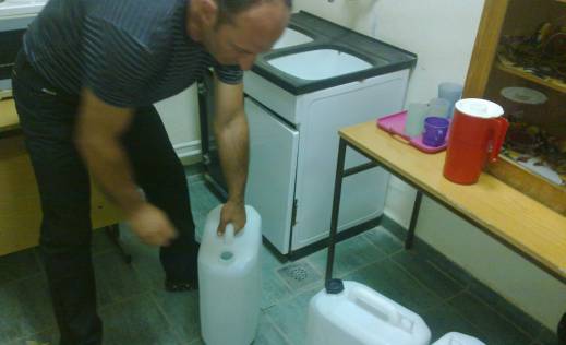 Nxënësit e shkollës fillore në Sukruq bojkotojnë mësimin