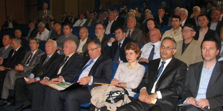 Simpoziumi shkencor “100 vjet nga Kryengritja e Malësisë 1911-2011” (FOTO+AUDIO)