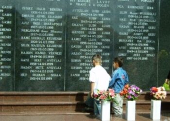 Bishat nga Karpatet  prapë  po tallen me viktimat  e masakrës së Qyshkut