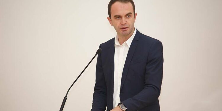 Nik Gjeloshaj: Nuk e shkel fjalën, e as nënshkrimin