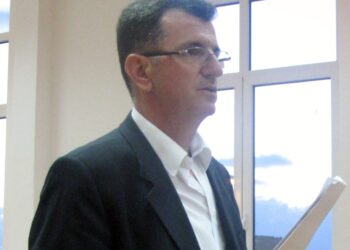 Gjeloshaj nuk do të largohet nga parlamenti