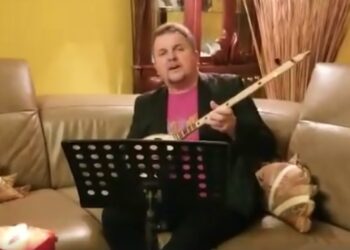 Nikollë Nikprelaj, këngë dedikuar politikanëve tonë (video)