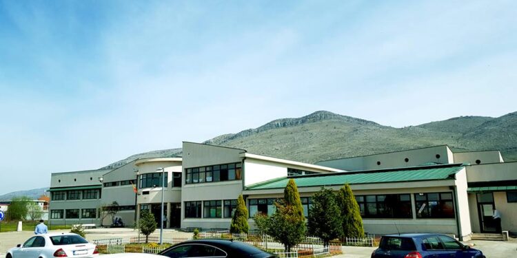 Edhe pas tre muajsh bojkoti të nxënësve, institucionet pa asnjë përpjekje për të zgjidhë problemin!