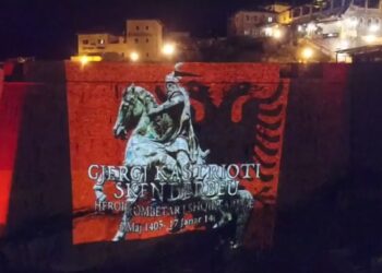 Ulqini në 550 vjetorin e vdekjes së Skënderbeut – Pamje mbresëlënëse (video)