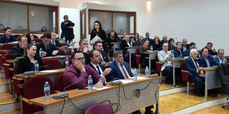 Seanca e II-të e Kuvendit të Tuzit, zgjedhja e Kryetarit të Kuvendit dhe përplasjet pozitë-opozitë