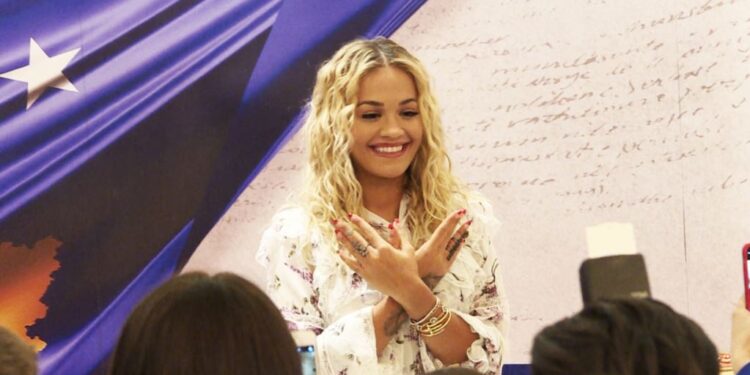 Rita Ora, krenare që i takon gjakut shqiptar dhe Kosovës