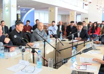 Debati publik: Faktori politik po kontribuon në asimilimin e shqiptarëve