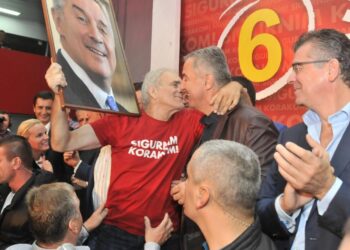 Djukanovic kandidon përsëri për president të Malit të Zi