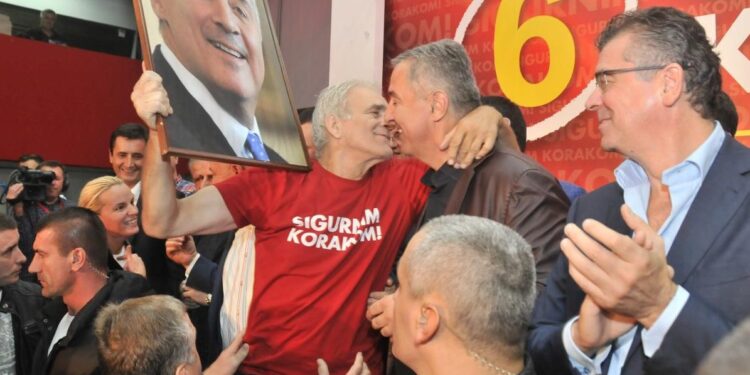 Djukanovic kandidon përsëri për president të Malit të Zi