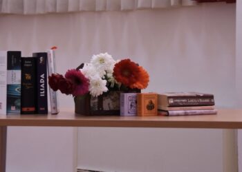 Në kuadër të Vitit Mbarëkombëtar të Skënderbeut dhe me rastin e Ditës Ndërkombëtare të Librit u mbajt manifestim historiko-letrar (VIDEO)