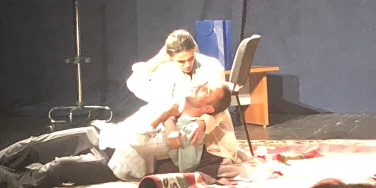 Teatri “Teuta” nga Ulqini shfaqi në Tuz dramën “Nana”