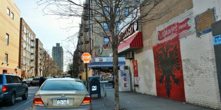 Në shkollat e New York-ut nga dje shqipja zyrtarizohet për fëmijët shqiptarë