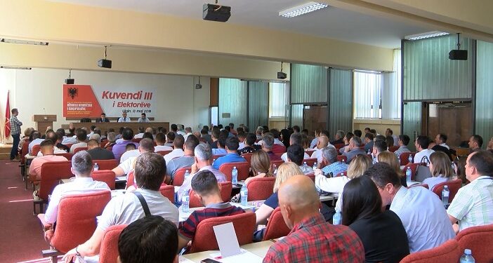 Dedvukaj: Kuvendi i KKSH-së i kurdisur ndërmjet partive politike