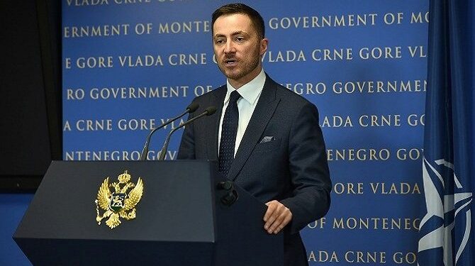 Ministri i kulturës reagon për çetnikët por jo për Shasin