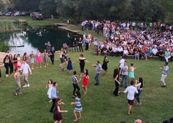 Logu tradicional në Vitojë, me rastin e Festës së Shën Gjonit