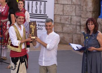 Ansambli ”Shqiponja” me medalje të artë nga festivali botërorë në Bullgari 