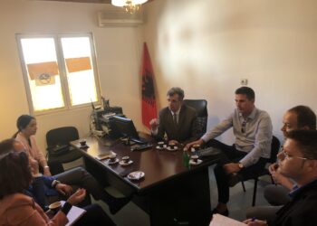 Ambasadori i Shqipërisë, Kurtezi, viziton LDSH-në