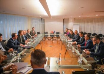 Takimi i Ramush Haradinaj me liderët e partive politike shqiptare në MZ  (video)