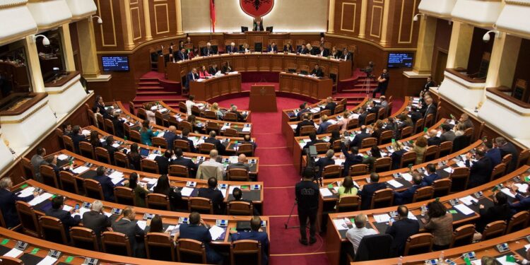 Kuvendi i Shqipërisë miratoi marrëveshjen për çeljen e pikës së kalimit kufitar Zogaj- Skje