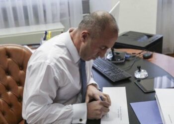 Haradinaj i kthen përgjigje Mogherinit: S’e heqim taksën kundër Serbisë