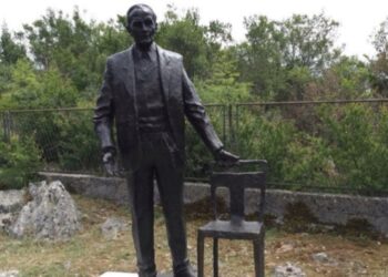 Nua Vuksani Junçaj (1914-2002), njeriu i fjalës i cili vulosi Besëlidhjen e Malësisë