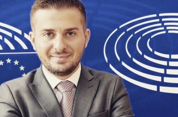 Ministri i MPJ-së Shqipërisë, Gent Cakaj, përgëzon Forumin Shqiptar për rezultat historik