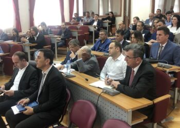 Camaj përgëzon Ivanaj, Ivanaj falenderon perkrahësit