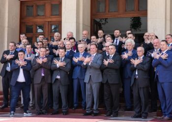 Presidenti i Shqipërisë, z. Ilir META, vlerëson Batalioni “Atlantiku”, me Titullin “Kalorës i Urdhrit të Flamurit”