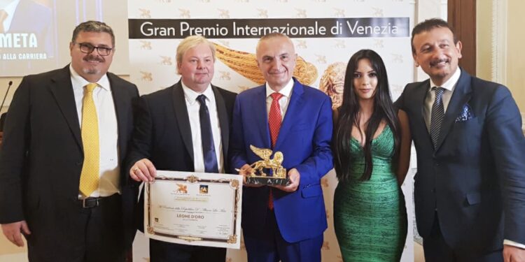 Presidenti Meta vlerësohet me Çmimin Ndërkombëtar të Venecias “Luani i Artë” për promovimin e demokracisë dhe pluralizmit politik