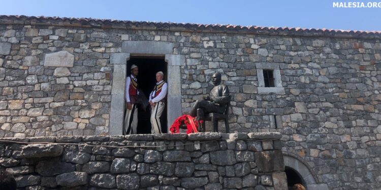 Manifestim kulturor te Shtëpia Muze e Dedë Gjo Lulit, me rastin e përurimit të shtatores së heroit malësor