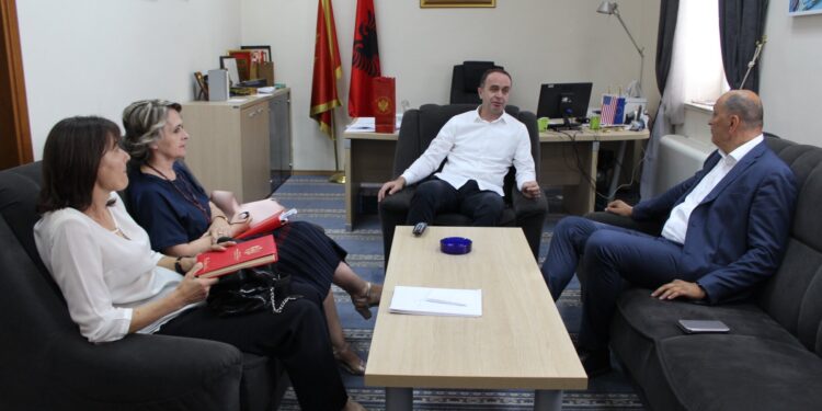 Hapet zyra e Administratës tatimore në Tuz