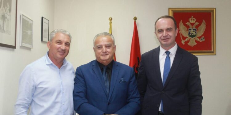 Zenka dhe Gjeloshaj: Flamuri shqiptar do të vazhdoj të valëvitet